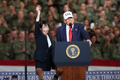 高市氏、トランプ氏と米空母乗艦 「防衛力の抜本的強化」を宣言