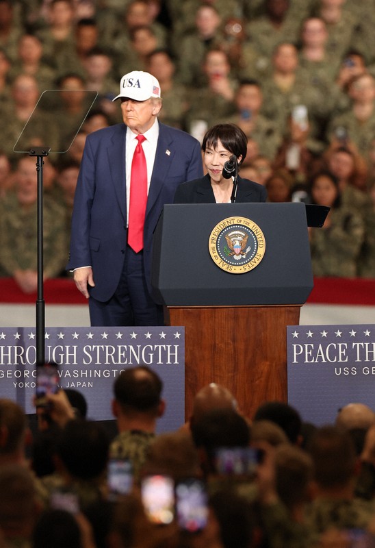 高市総理　トランプ大統領　横須賀基地　写真　ポストカードサイズ　10枚 高市首相とトランプ氏、米空母ジョージ・ワシントンに乗艦 「日本の