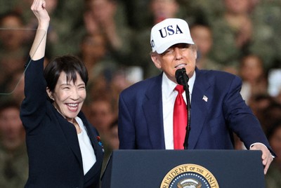 <1分で解説>高市首相、トランプ氏を迎えた外交マナーが話題に