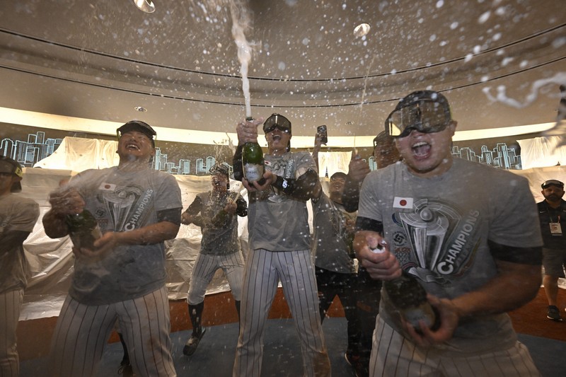 ビールかけ」の起源とは？ ソフトバンクの前身チームに由来 | 毎日新聞