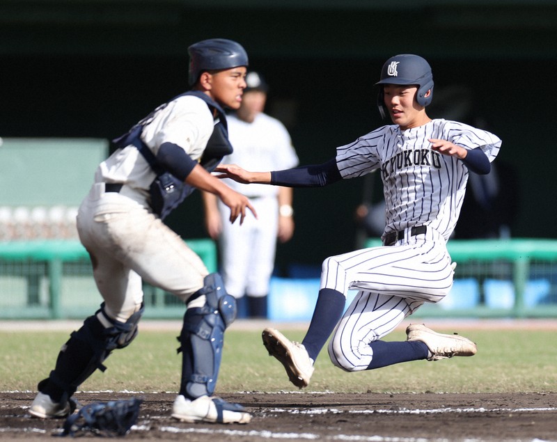 高校野球九州地区大会準決勝 九州国際大付が決勝進出 [写真特集1/9