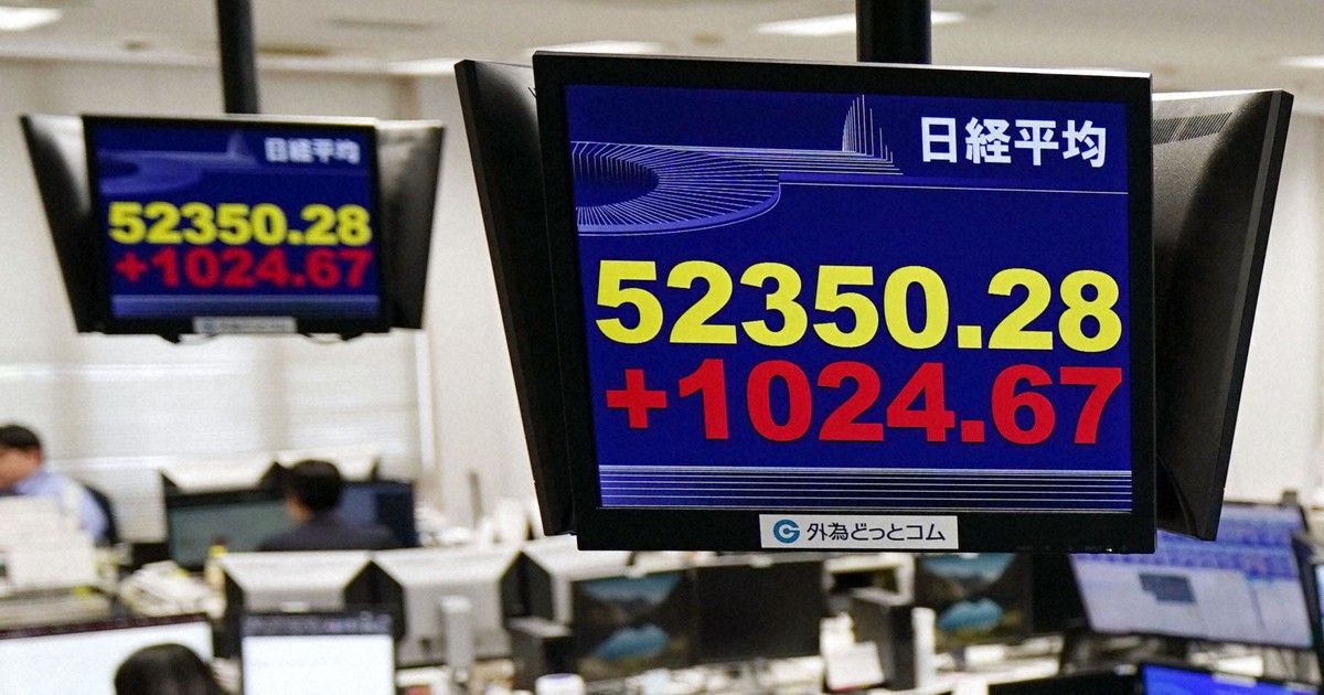 Nikkei index briefly climbs above 52,000 for 1st time on firm tech shares