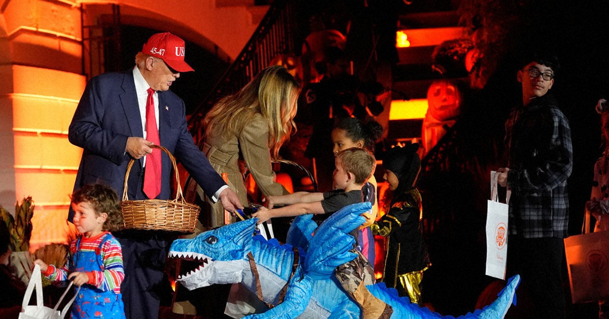 Trump hosts White House Halloween bash with superheroes and presidential lookalikes amid shutdown