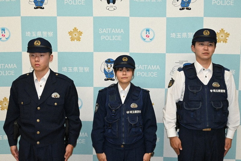 県警が冬服もノーネクタイ きょうから実施 ／埼玉 | 毎日新聞