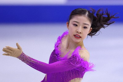 千葉百音が首位発進 中井亜美は4位 スケートカナダ女子SP | 毎日新聞