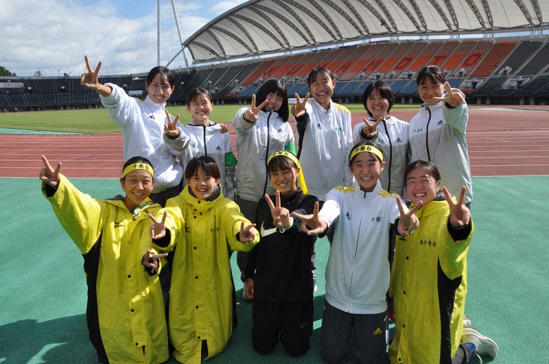 【熊本】千原台　3年連続25回目＝熊本市東区の熊本県民総合運動公園陸上競技場で2025年11月1日午前11時19分、野呂賢治撮影