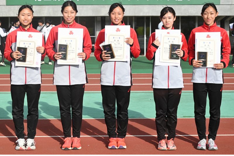 【奈良】智弁カレッジ　9年連続9回目＝奈良県橿原市の橿原公苑で2025年11月1日午後2時56分、喜多瑞輝撮影