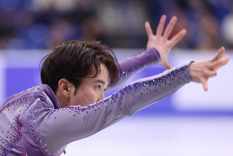 スケートカナダ男子SP 友野一希2位、三浦佳生4位発進 | 毎日新聞