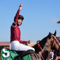馬主は「ウマ娘」のIT社長 米最高峰レースで日本馬が史上初V [写真特集