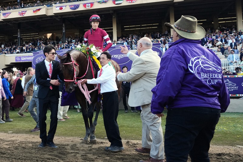 馬主は「ウマ娘」のIT社長 米最高峰レースで日本馬が史上初V [写真特集