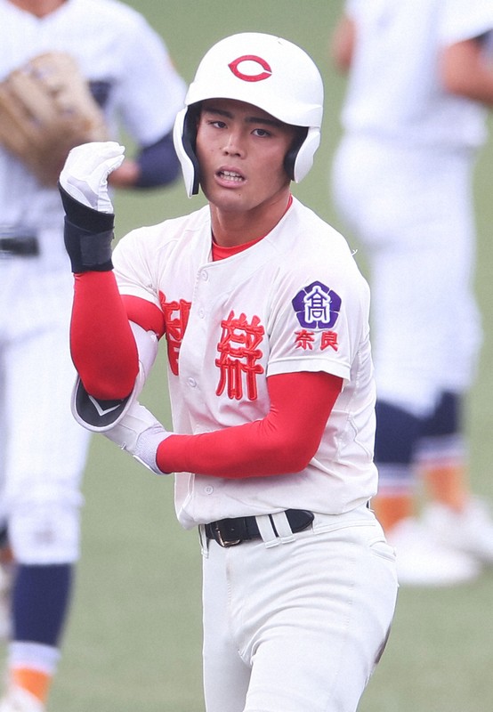 高校野球秋季近畿大会準決勝 智弁学園が滋賀学園を破り決勝へ [写真