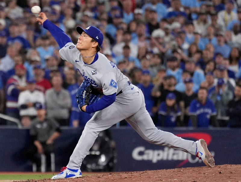 山本由伸投手、試合を締める ドジャースがワールドシリーズ連覇 [写真