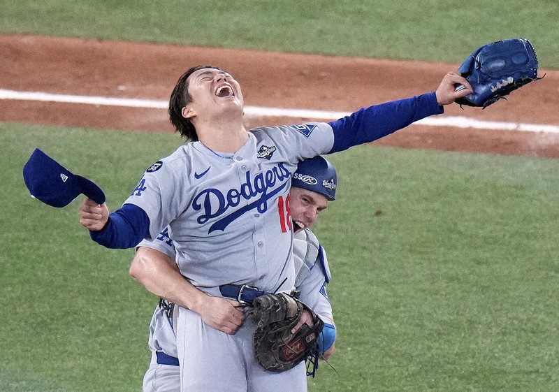 山本由伸投手、試合を締める ドジャースがワールドシリーズ連覇 [写真