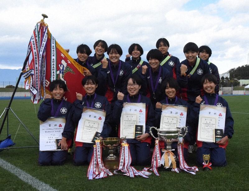 【長野】長野東　19年連続19回目＝長野県佐久市総合運動公園陸上競技場で2025年11月2日午後0時48分、鈴木英世撮影