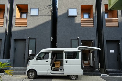 特区民泊の開業に向けた準備が進む戸建て住宅＝大阪市西成区で2025年10月27日、村田貴司撮影