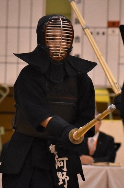 昨年の全日本女子学生優勝大会決勝で代表戦を制した福岡大の河野百響選手＝愛知県の春日井市総合体育館で2024年11月10日、牧野大輔撮影