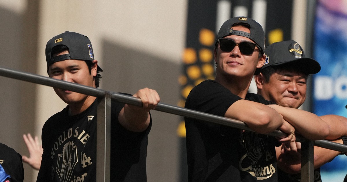 大谷翔平2025WSチャンピオンLAパレードロングBLACK/GOLDTEE/L 大谷翔平2025WSチャンピオンLAパレードロングBLACK/GOLDTEE/L 大谷翔平