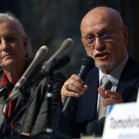 終了後の記者会見で、質問に答えるフセイン・シャハリスタニ会長（右）とカレン・ホールバーグ事務総長＝広島市中区の広島国際会議場で2025年11月5日午後3時39分、佐藤賢二郎撮影