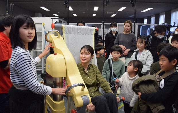 AIロボット革命：介護ロボの社会実装を阻む三つの“壁” 公的保険制度外