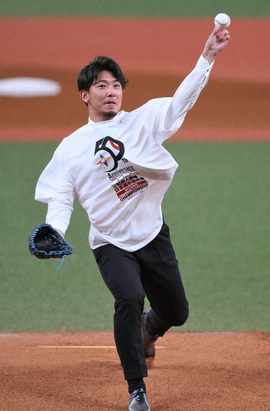 社会人野球日本選手権：レジェンド始球式 プロで戦う基礎、振り返る