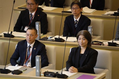 伊東市長の失職　混乱いつまで続けるのか