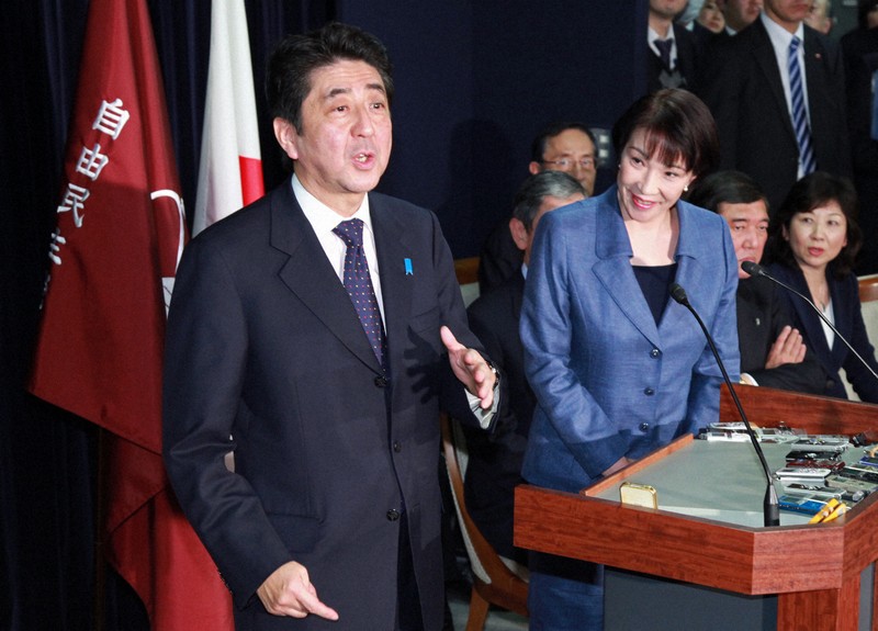 イデオロギー巡る高市氏と安倍氏の違い 自民党は「保守」なのか | 毎日新聞