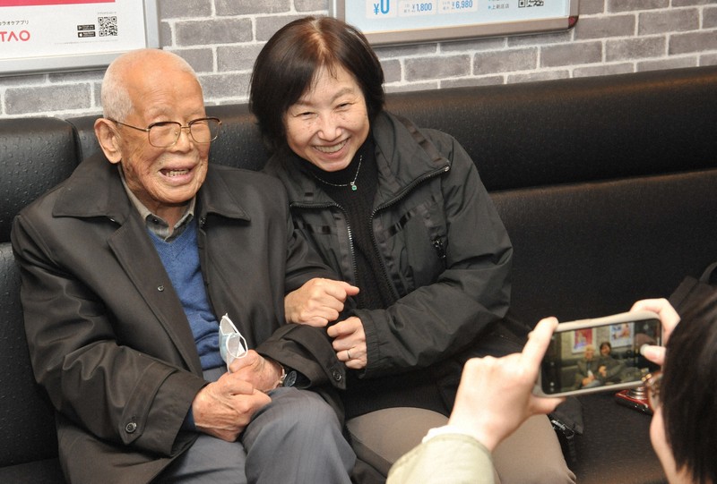 死ぬ時は古里で」 101歳で療養所退所、ハンセン病回復者の半生 | 毎日新聞