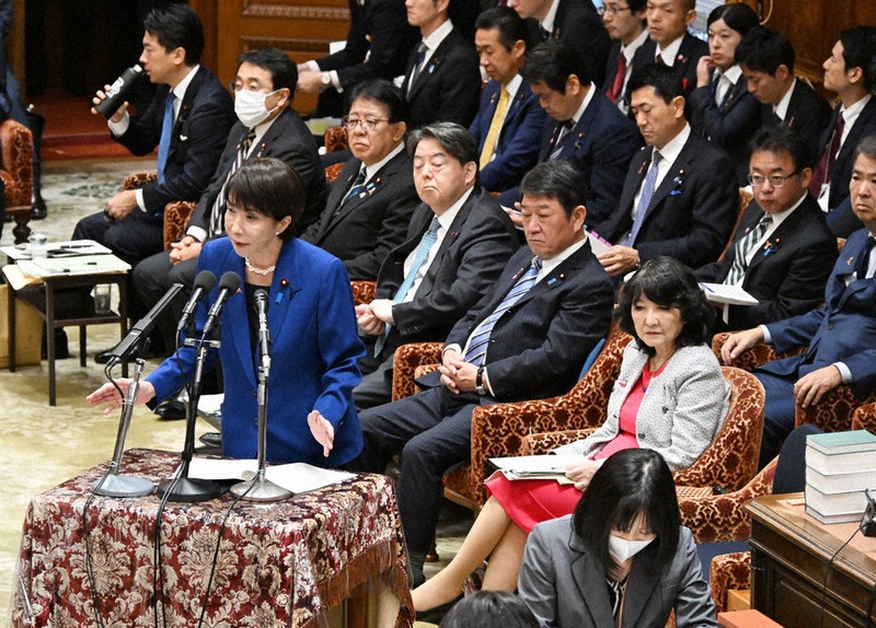 高市首相：基礎的収支「複数年で黒字」 「単年」撤回、積極財政 首相