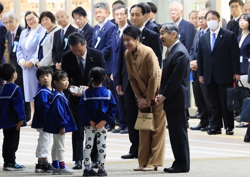 天皇、皇后両陛下が鳥羽水族館をご訪問 [写真特集1/8] | 毎日新聞