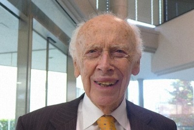 DNAの二重らせん発見60年で思い出を語るジェームズ・ワトソン氏＝東京都内で、青野由利撮影