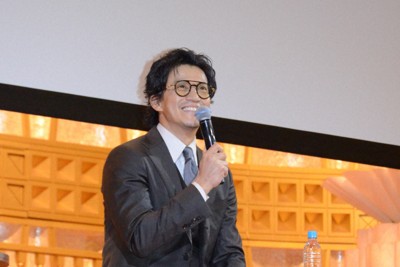 映画の撮影を振り返る俳優の小栗旬さん＝愛知県豊明市の藤田医科大で2025年11月10日午後6時38分、川瀬慎一朗撮影