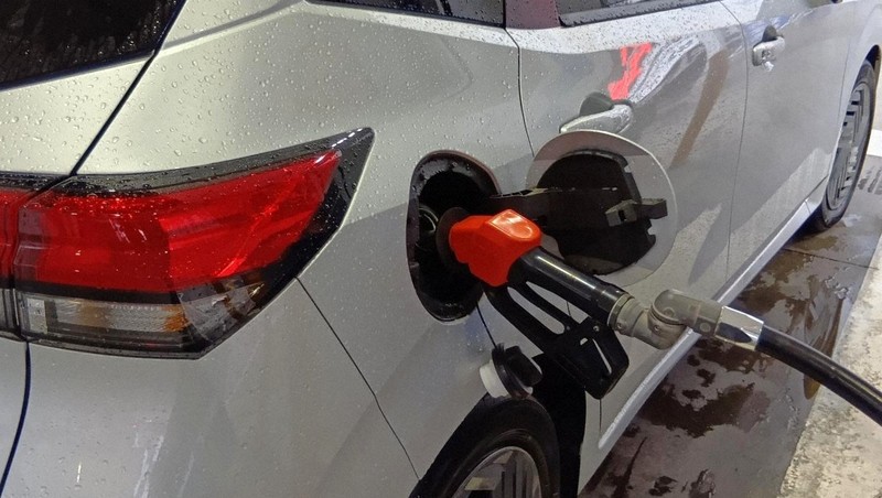 ガソリンの暫定税率廃止、効果どこまで？ GS業者に「恩恵」薄く | 毎日新聞