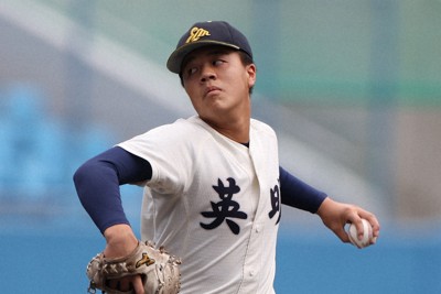 英明の冨岡琥希投手＝坊っちゃんスタジアムで2025年10月26日、西村剛撮影