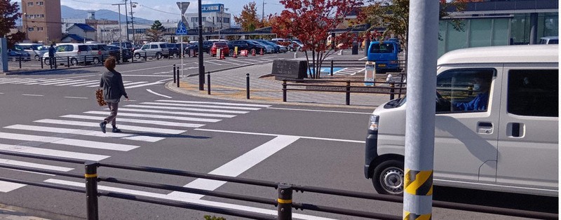 信号ない横断歩道 停止率78％ 岐阜が全国2位 JAF調査 ／岐阜 | 毎日新聞