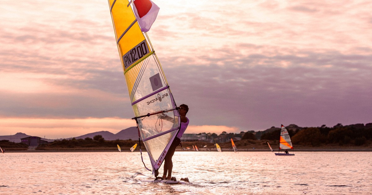 風の色が見える」 ウインドサーフィン世界王者はF1設計の研究者 | 毎日新聞