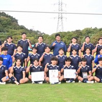 【大分】4大会連続6回目の花園出場を決めた大分東明の選手たち＝大分市で2025年11月2日午後2時51分、岡田愛梨撮影