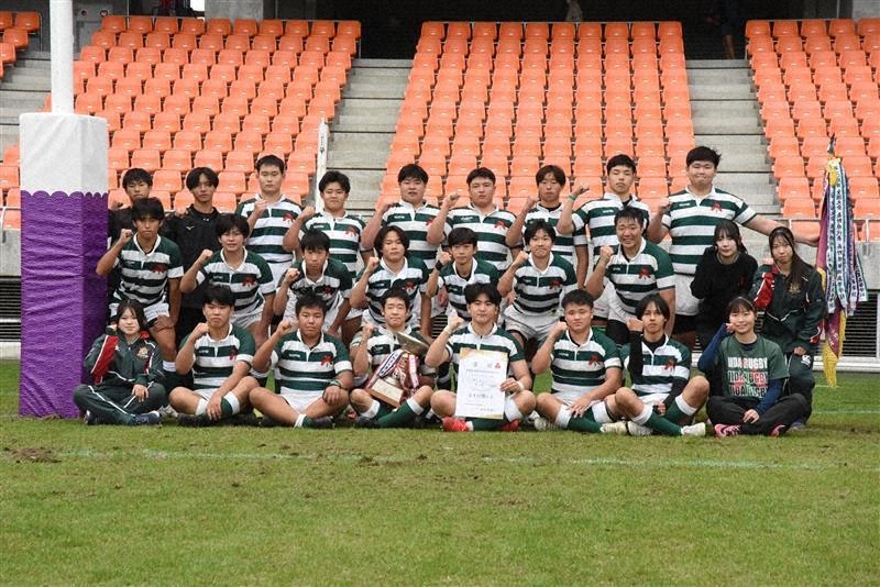 【長野】2大会連続12回目の花園出場を決めた飯田の選手たち＝長野市の長野Uスタジアムで2025年11月3日、鈴木英世撮影