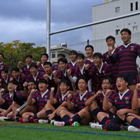 【石川】21大会連続21回目の花園出場を決めた日本航空石川の選手たち＝金沢市営球技場で2025年11月3日午後2時29分、岩本一希撮影