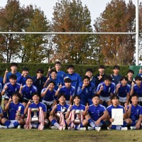 【富山】7大会連続17回目の花園出場を決めた富山第一の選手たち＝富山市の岩瀬スポーツ公園で2025年11月3日、浜名晋一撮影