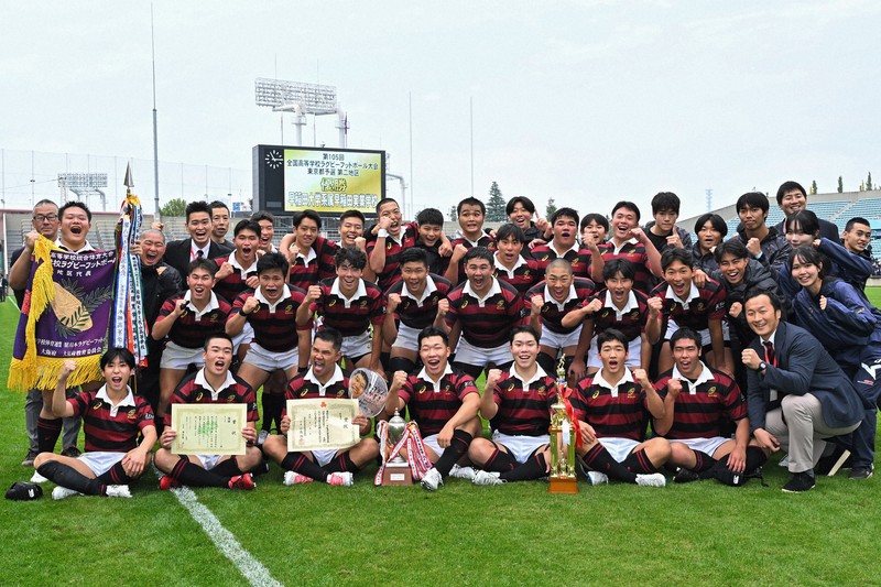 【東京第2】2大会ぶり9回目の花園出場を決めた早稲田実の選手たち＝秩父宮ラグビー場で2025年11月9日、新宮巳美撮影