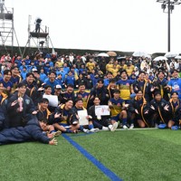 【京都】2大会ぶり17回目の花園出場を決めた京都成章の選手たち＝京都市左京区で2025年11月9日15時40分、資野亮太撮影