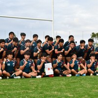 【鹿児島】3大会連続24回目の花園出場を決めた鹿児島実の選手たち＝鹿児島市与次郎2の白波スタジアムで2025年11月9日午後4時31分、取違剛撮影