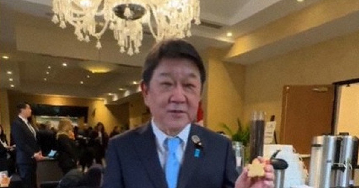 茂木外相、ゆる～い動画相次いで発信 再生回数400万回超も | 毎日新聞