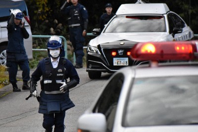 準備期間は1週間 警察官によるクマ駆除、未知数の市街地対応 | 毎日新聞