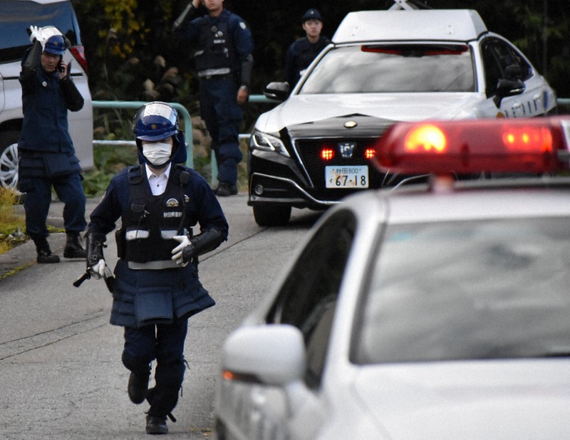 準備期間は1週間 警察官によるクマ駆除、未知数の市街地対応 | 毎日新聞