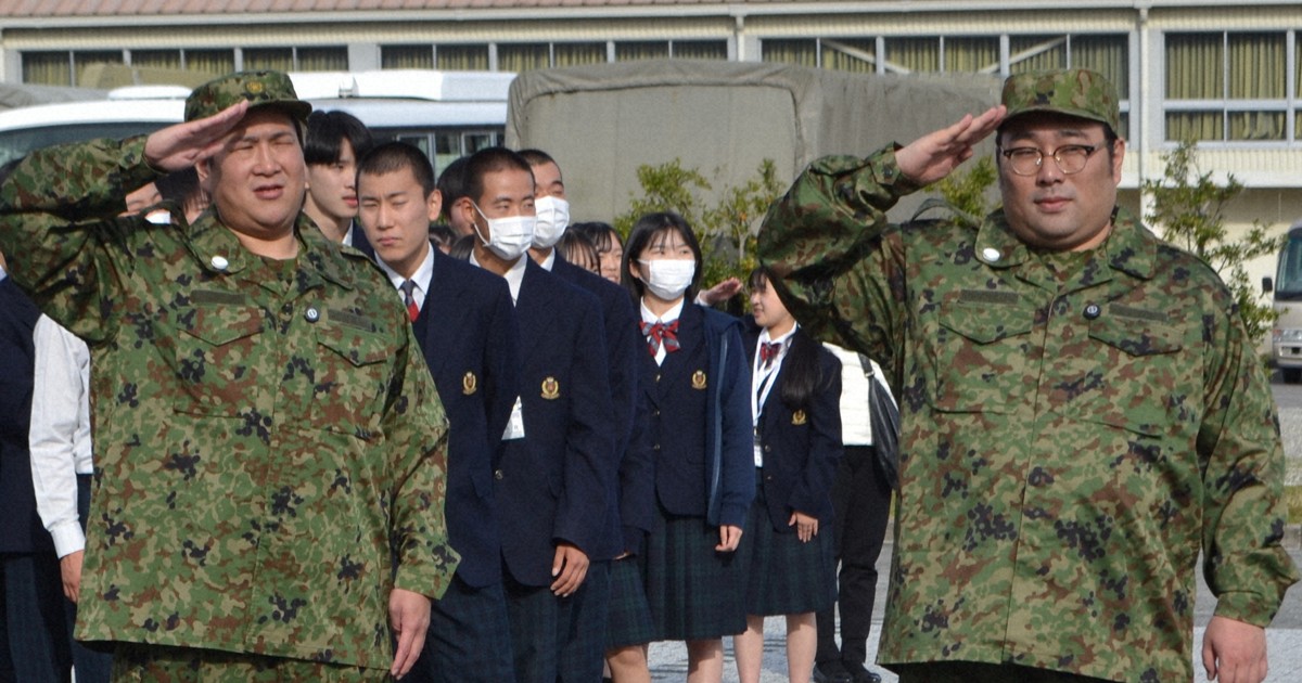 「ビスブラ」が高校生と自衛隊の訓練に挑戦　香川・善通寺市をPR