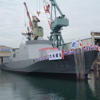 省人化徹底の新型哨戒艦が進水式 「さくら」「たちばな」と命名 [写真