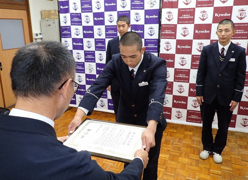 センバツ21世紀枠 県推薦校 久留米商を表彰 「選出を誇りに精進