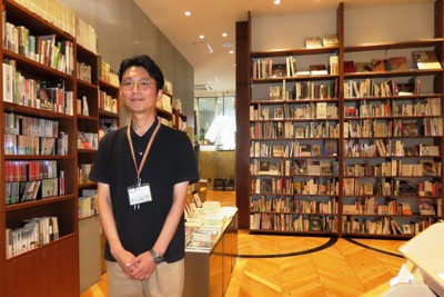 所長の石木田誠さん＝青森県八戸市の八戸ブックセンターで2025年9月26日午前11時48分、早川健人撮影