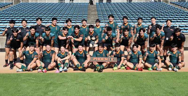 【福岡第1】26大会連続36回目の花園出場を決めた東福岡の選手たち＝ベスト電器スタジアムで2025年11月15日、玉城達郎撮影